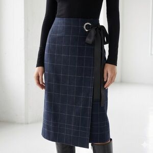 Elizabeth and James navy wool cashmere windowpane wrap midi skirt - size 2 (XS)